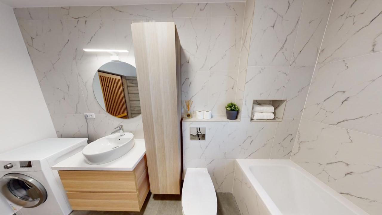 Apartment By The Lake Nr 4 Vrt Сибиу Екстериор снимка